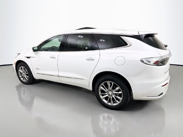 Used 2022 Buick Enclave Avenir w/ Avenir Technology Package FWD image 5