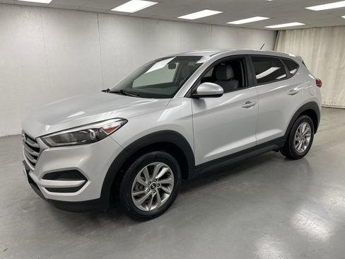 Used 2018 Hyundai Tucson SE image 1