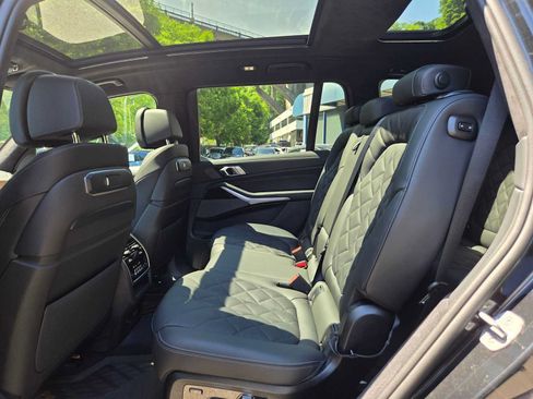 Used 2026 BMW X7 xDrive40i w/ M Sport Package AWD/4WD image 18