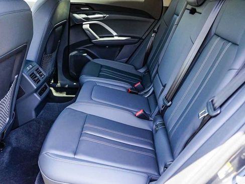 Used 2025 Audi Q5 Premium Plus w/ Premium Plus AWD/4WD image 18