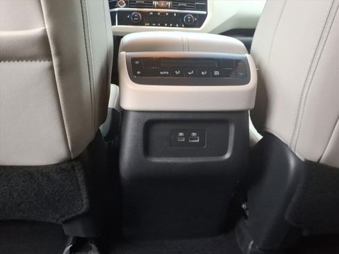 Used 2023 Nissan Pathfinder SL image 10