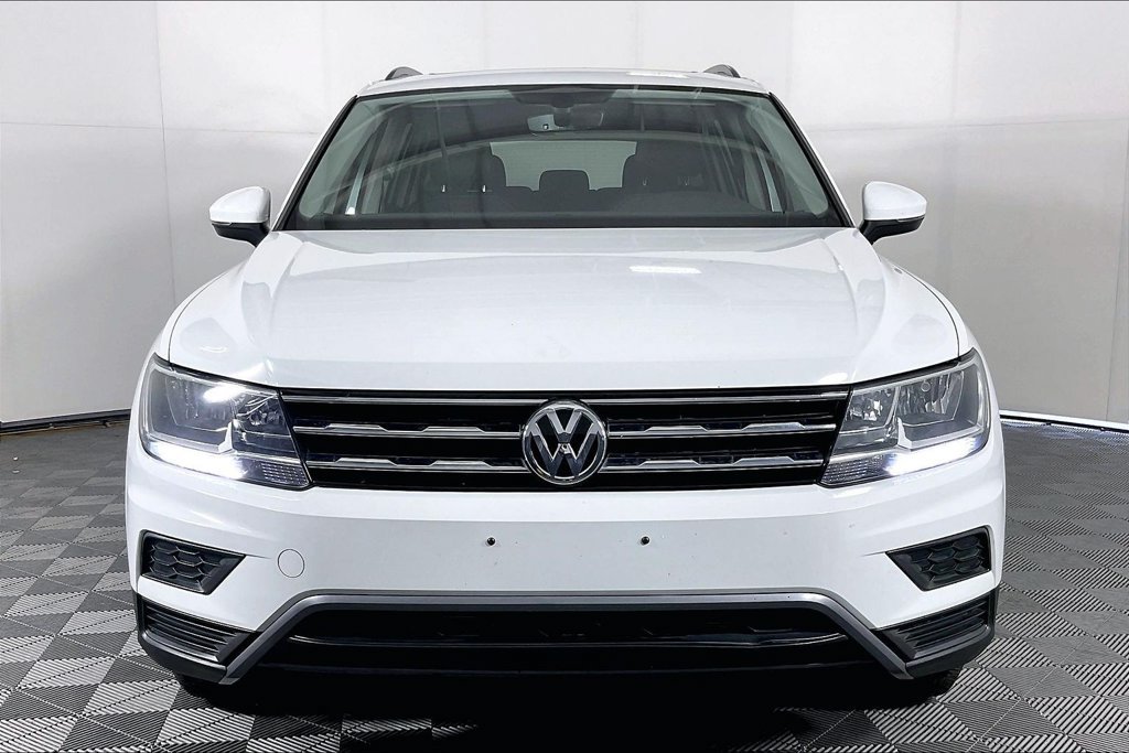 Used 2021 Volkswagen Tiguan SE w/ Panoramic Sunroof Package FWD image 4