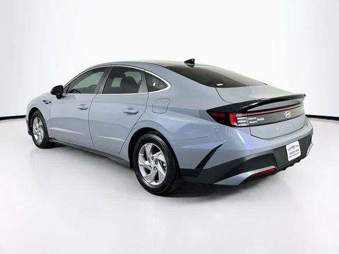 Used 2025 Hyundai Sonata SE FWD image 4
