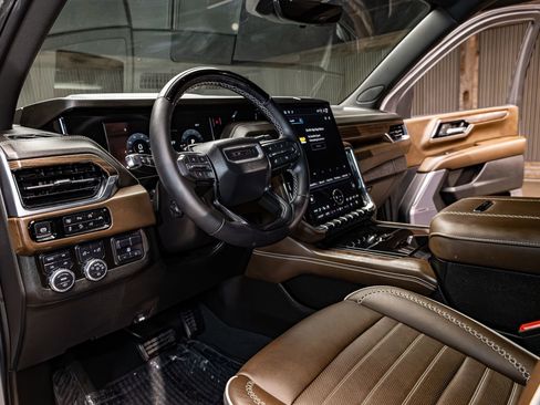 Used 2025 GMC Yukon Denali Ultimate image 13