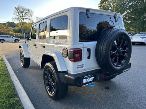 Used 2024 Jeep Wrangler Sahara image 6