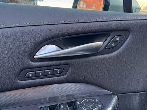 Used 2024 Cadillac XT4 Premium Luxury image 17