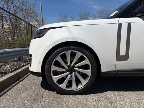 New 2026 Land Rover Range Rover Long Wheelbase SE AWD/4WD image 9