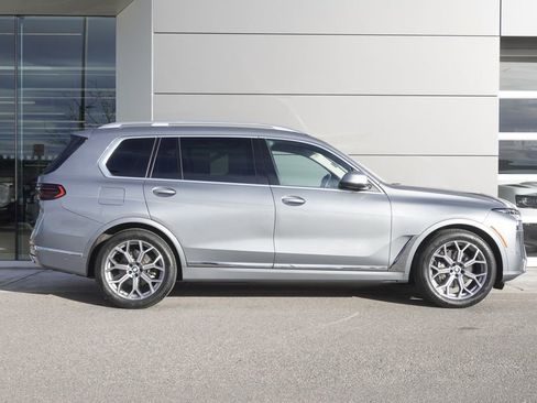 Used 2023 BMW X7 xDrive40i w/ Premium Package image 7