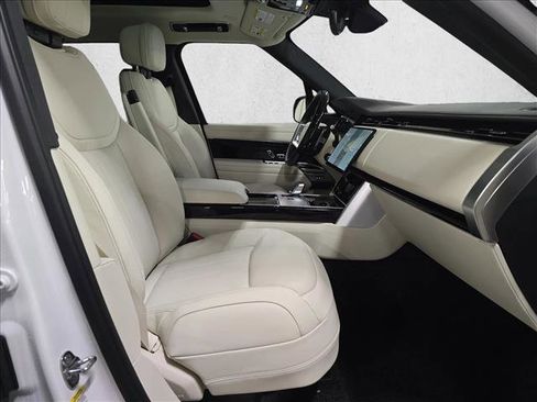 New 2026 Land Rover Range Rover SE image 10