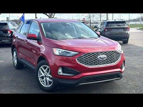 Certified 2023 Ford Edge SEL w/ Convenience Package AWD/4WD image 2