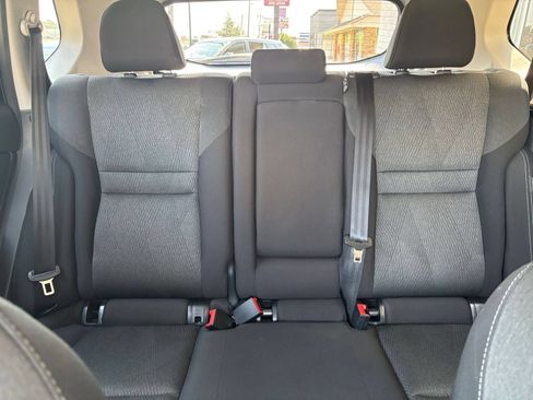 Used 2025 Nissan Rogue SV FWD image 35