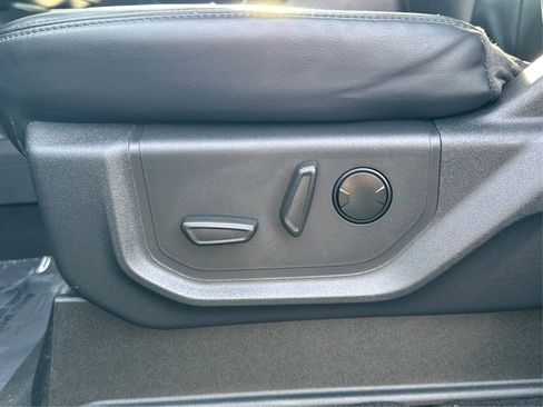 Used 2024 Ford Expedition Max XLT image 40