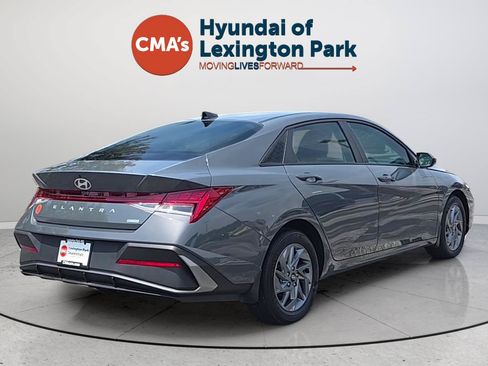 Certified 2026 Hyundai Elantra Hybrid FWD image 5