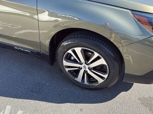 Used 2019 Subaru Outback 2.5i Limited w/ Popular Package #2 image 9