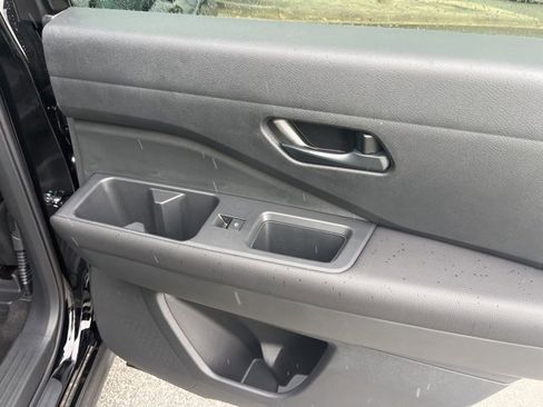 New 2025 Nissan Pathfinder SV image 22