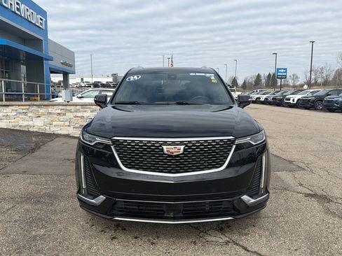 Used 2024 Cadillac XT6 Premium Luxury w/ Technology Package image 2