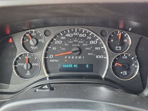 Used 2021 Chevrolet Express 3500 w/ Driver Convenience Package RWD image 16
