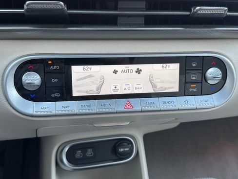 Certified 2024 Genesis GV60 RWD image 28