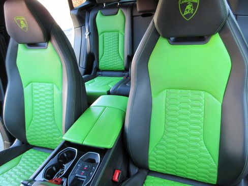 Used 2022 Lamborghini Urus image 21