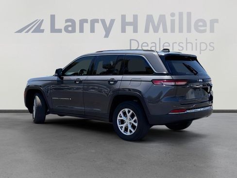Used 2022 Jeep Grand Cherokee Limited w/ Luxury Tech Group II RWD image 2
