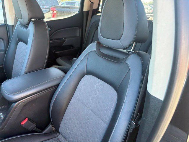 Used 2020 Chevrolet Colorado Z71 w/ Z71 Midnight Edition AWD/4WD image 20