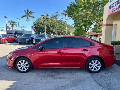 Used 2021 Toyota Corolla LE image 2