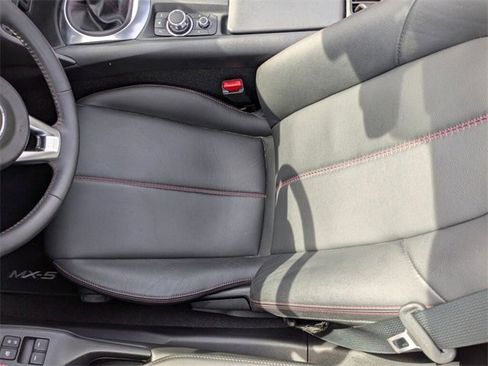 Used 2017 MAZDA MX-5 Miata RF Grand Touring image 22