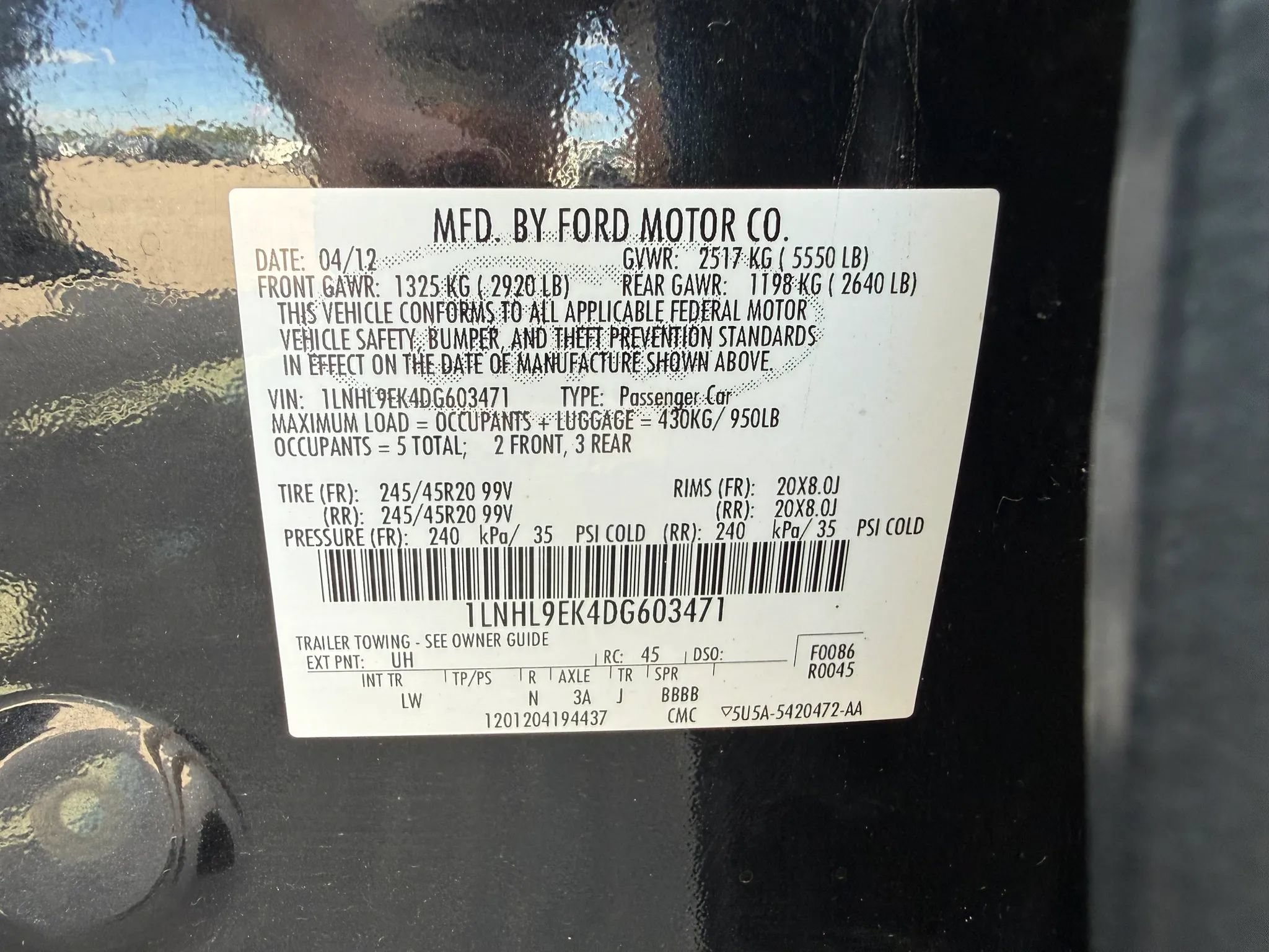Used 2013 Lincoln MKS AWD image 39