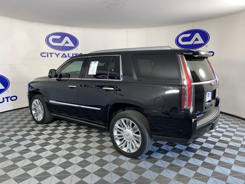 Used 2018 Cadillac Escalade Platinum RWD image 5