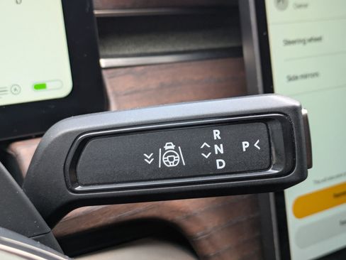 Used 2023 Rivian R1S Launch Edition image 18