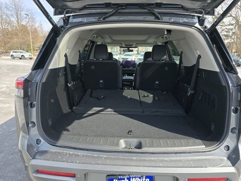 New 2026 Nissan Pathfinder SL image 11