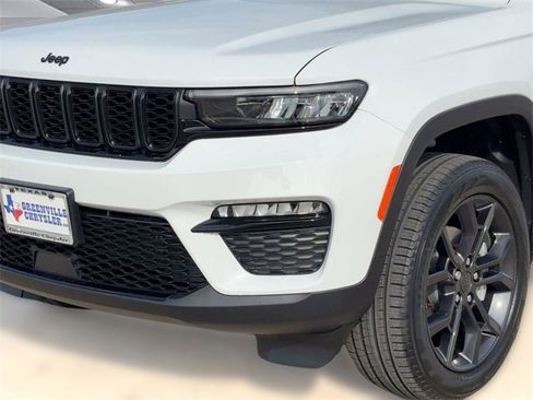 New 2025 Jeep Grand Cherokee Limited image 11