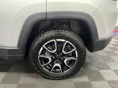 Used 2025 Jeep Compass Trailhawk AWD/4WD image 27