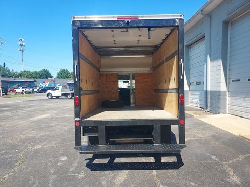Used 2019 Chevrolet Express 3500 RWD image 6