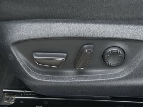 Used 2024 Toyota Camry SE image 25