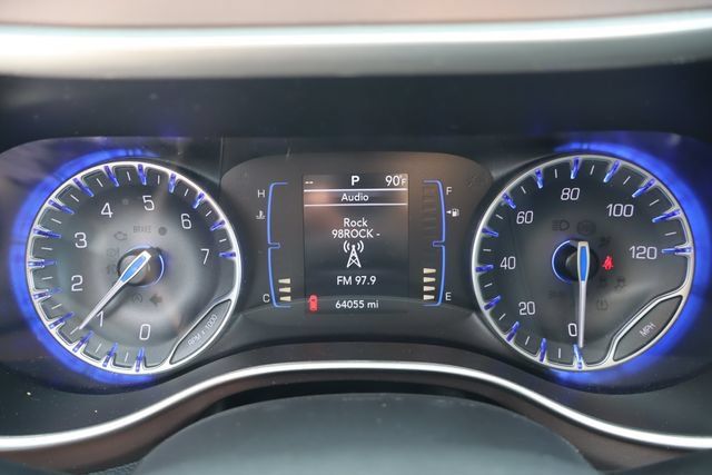 Used 2023 Chrysler Voyager LX FWD image 39