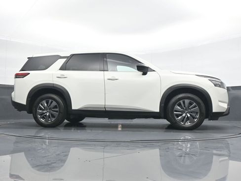 Used 2024 Nissan Pathfinder S AWD/4WD image 22