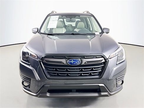 Used 2023 Subaru Forester Limited image 2
