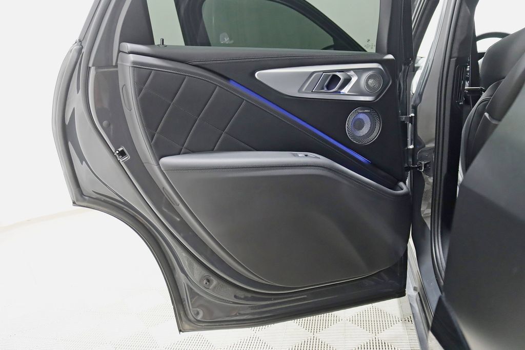 Used 2023 BMW XM AWD/4WD image 38