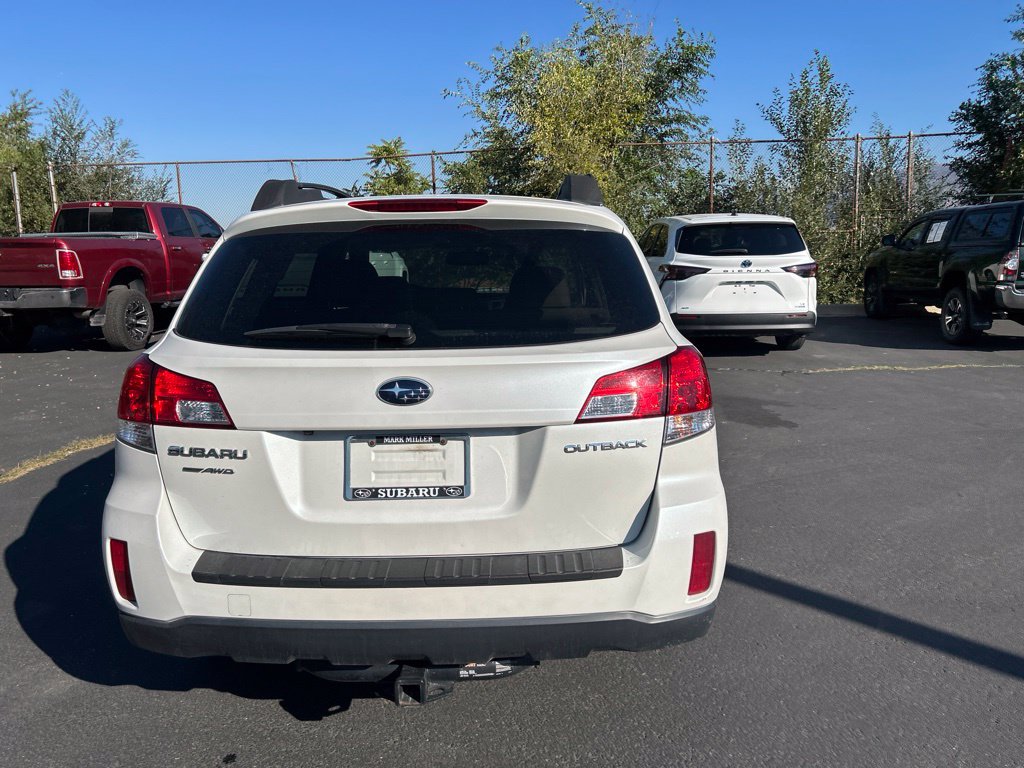 Used 2013 Subaru Outback 2.5i Premium AWD/4WD image 6