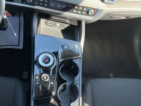 Certified 2025 Kia Sportage LX image 22