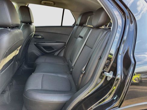 Used 2020 Chevrolet Trax LT w/ Redline Edition FWD image 22