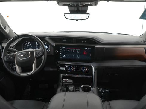 Used 2025 GMC Sierra 1500 Denali AWD/4WD image 13
