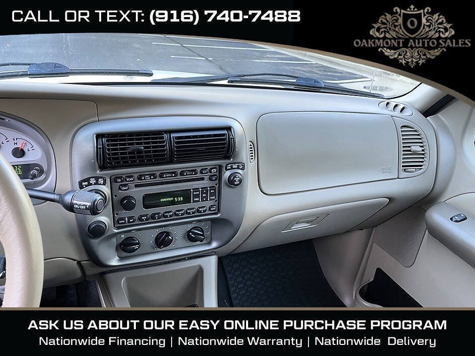 Used 2005 Ford Explorer Sport Trac XLT AWD/4WD image 24