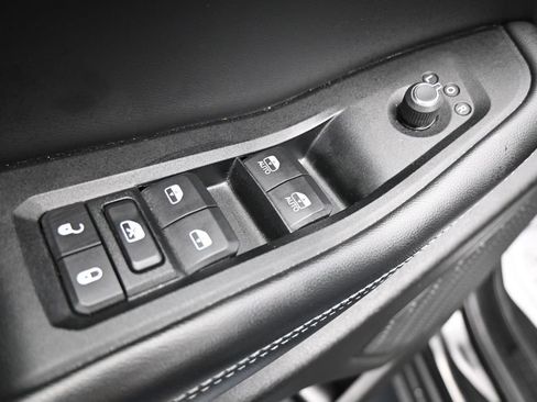 Used 2023 Jeep Grand Cherokee Altitude AWD/4WD image 11