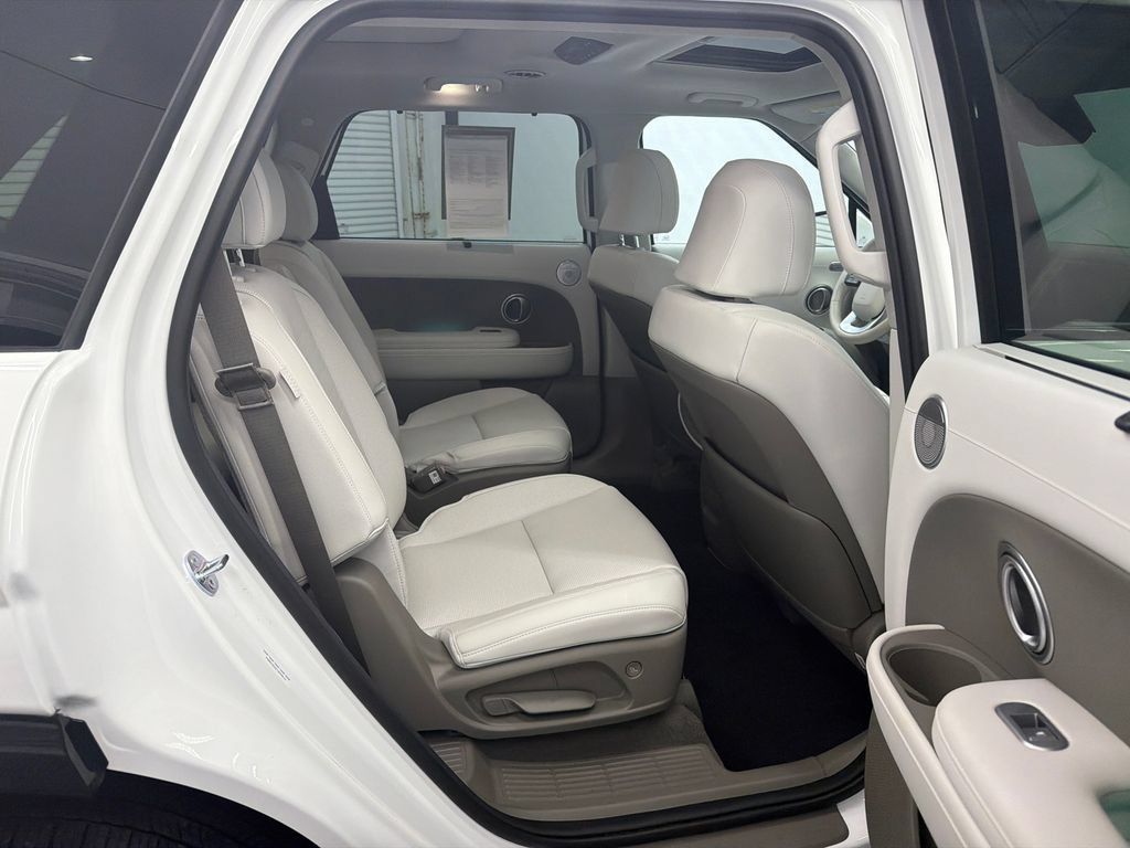 Certified 2026 Hyundai Palisade Limited FWD image 17