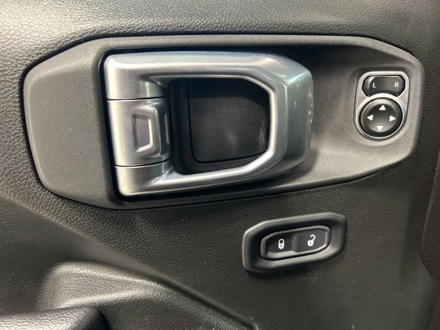 Used 2024 Jeep Wrangler Unlimited AWD/4WD image 21