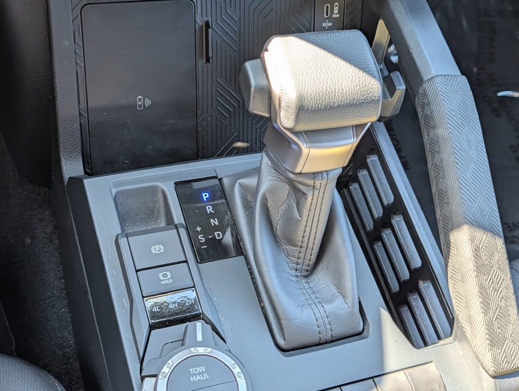 Used 2024 Toyota Tacoma SR5 AWD/4WD image 21