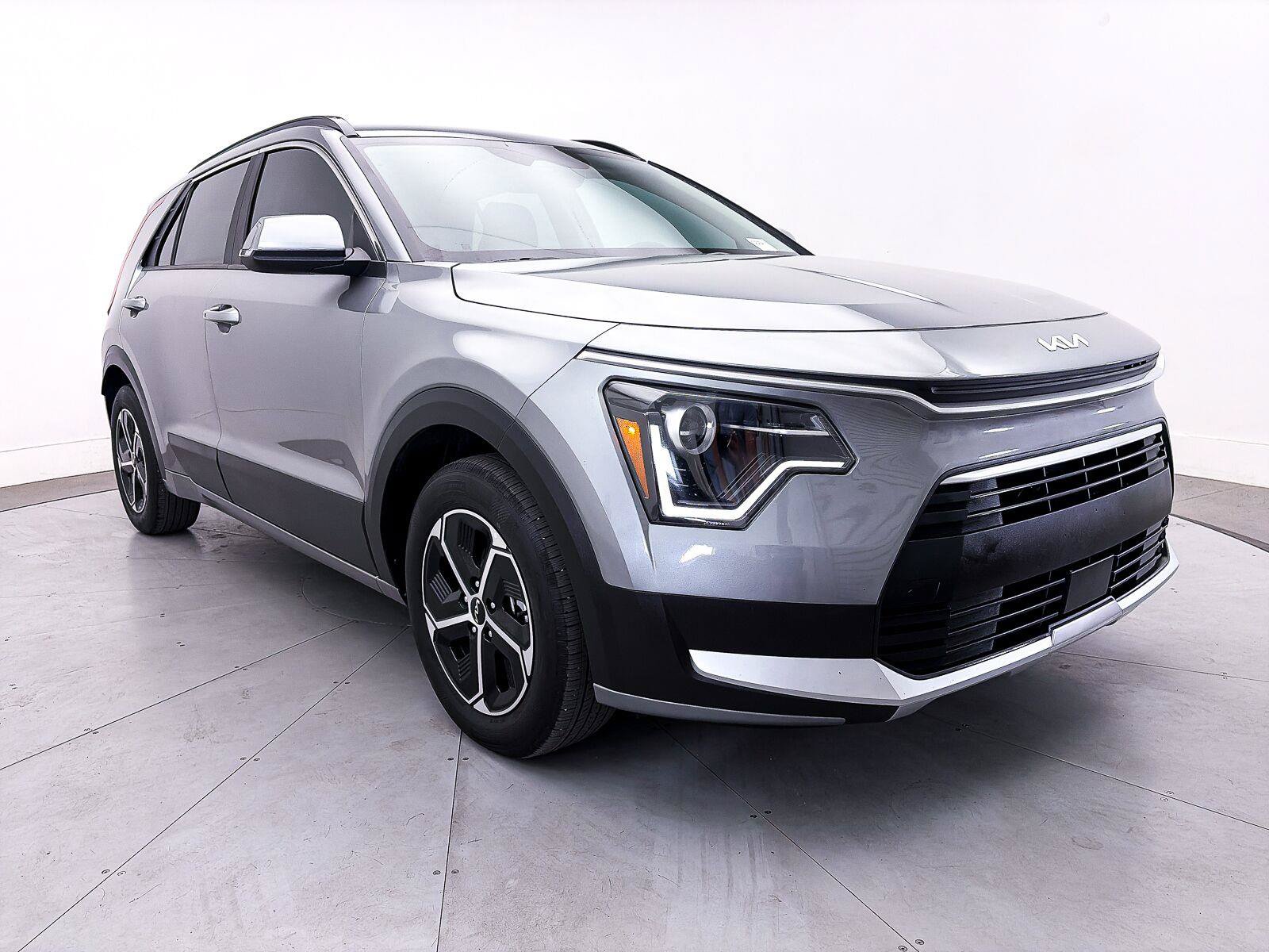 Used 2025 Kia Niro EX FWD image 10
