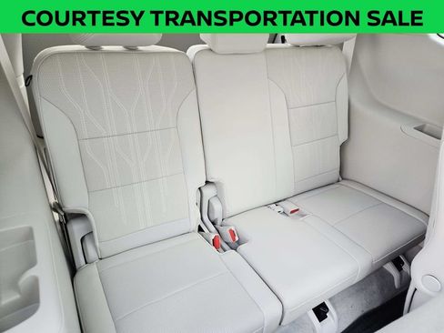 New 2026 Buick Enclave Avenir w/ Super Cruise Package AWD/4WD image 16